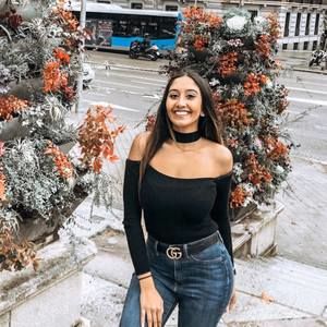 Meet your Posher, Christina